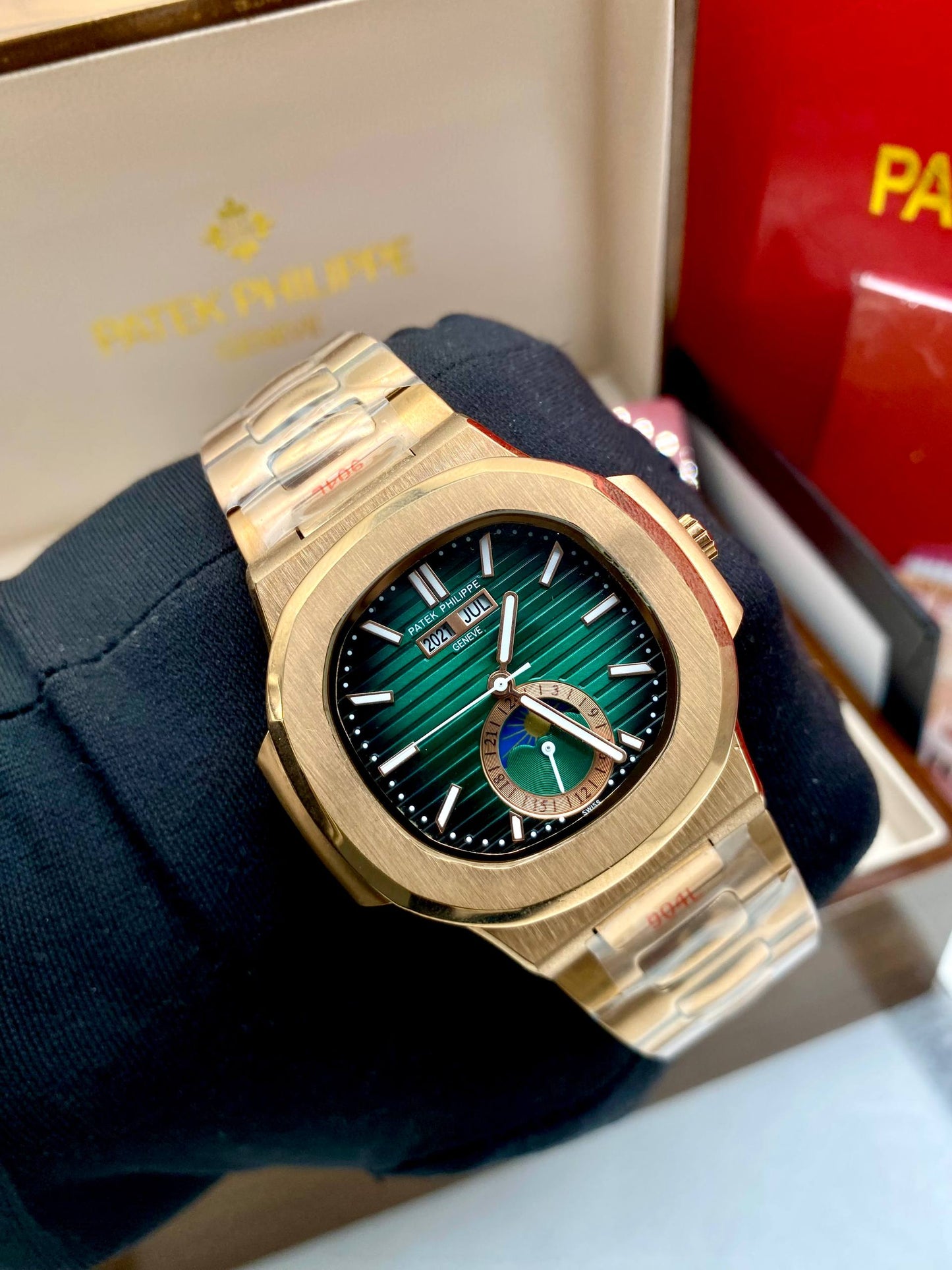 High Quality luxury PATEK
Watch
